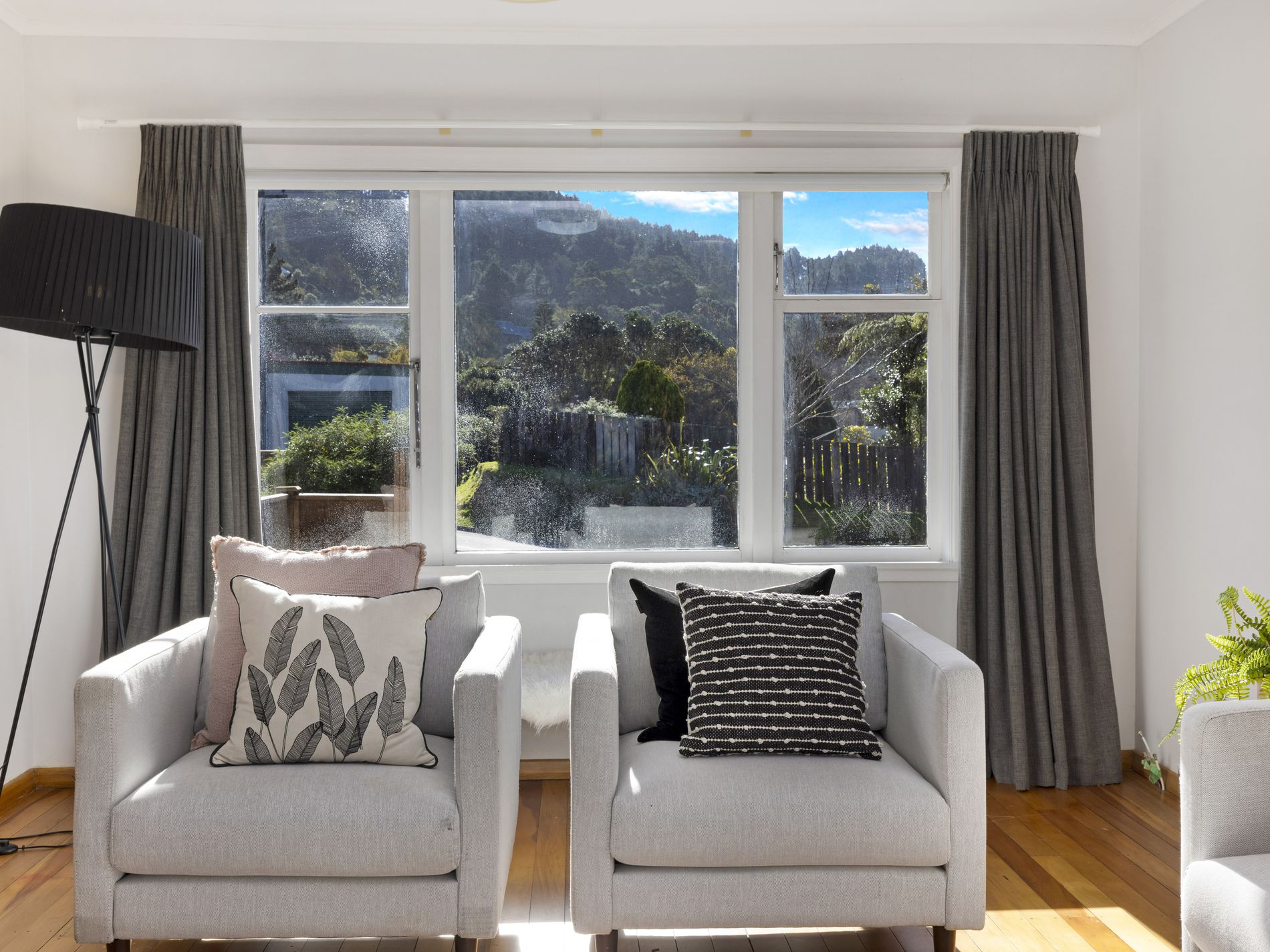 9 Woodstock Terrace, Tawa