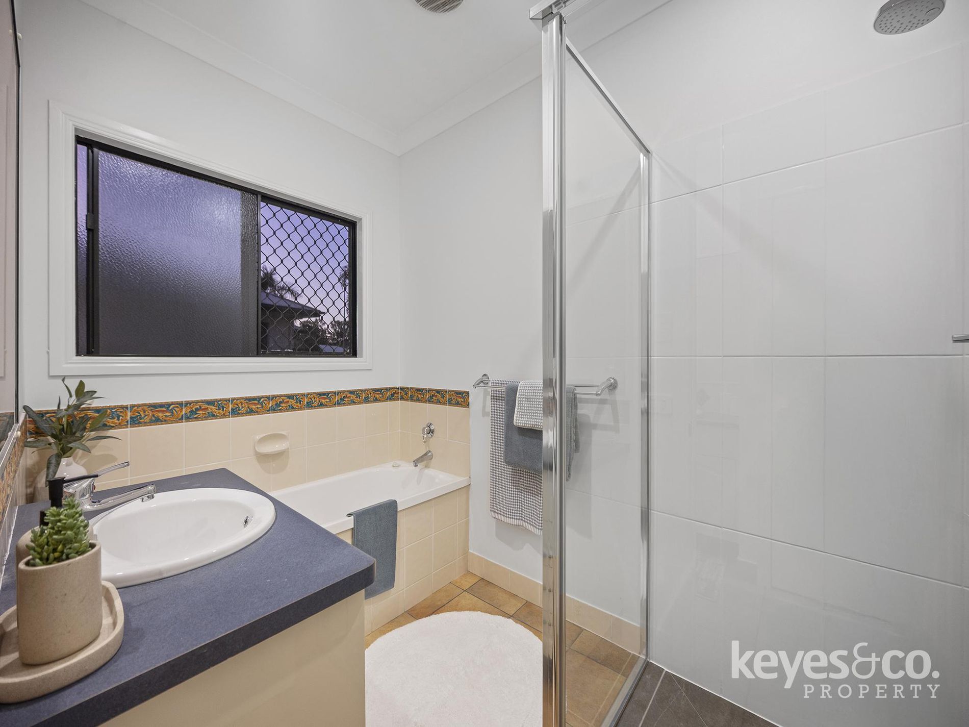 214 Riverside Boulevard, Douglas