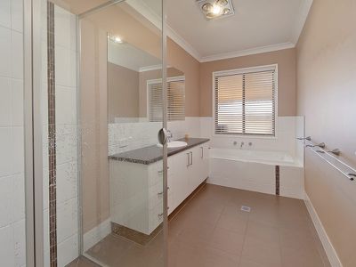 66 Lobbe Road, Thurgoona