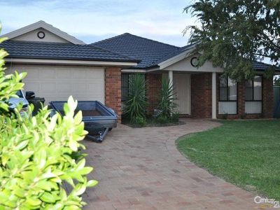 12 Hawkesbury Close, Dubbo