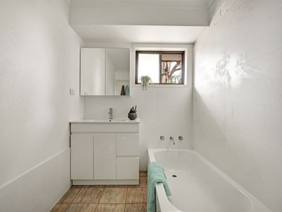 2 / 9 Niblick Avenue, Mollymook