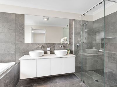 74 Angus Drive, Failford