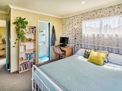 10 Pohutukawa Grove, Titahi Bay
