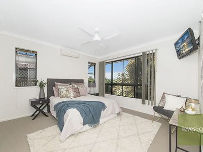 32 Ashmore Crescent, Burdell
