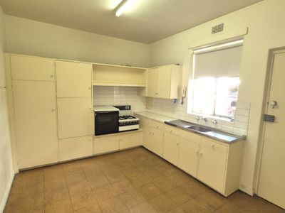 Unit 8 / 17 Queens Road, Melbourne