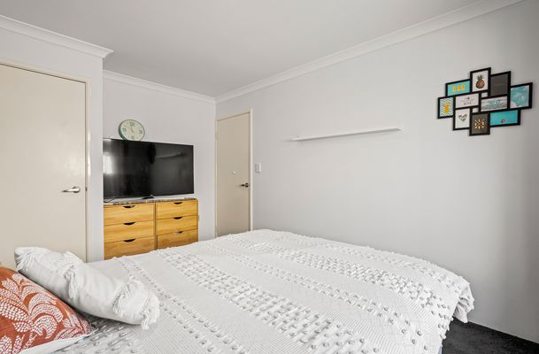 19 Calamocha Way, Piara Waters