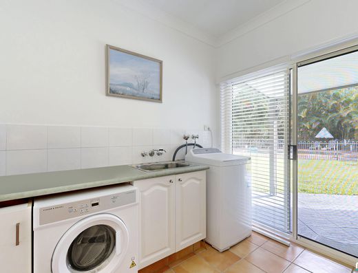 Elevated Privacy & Lifestyle on 2.5 Acres - Tinbeerwah's Hidden Gem image 22