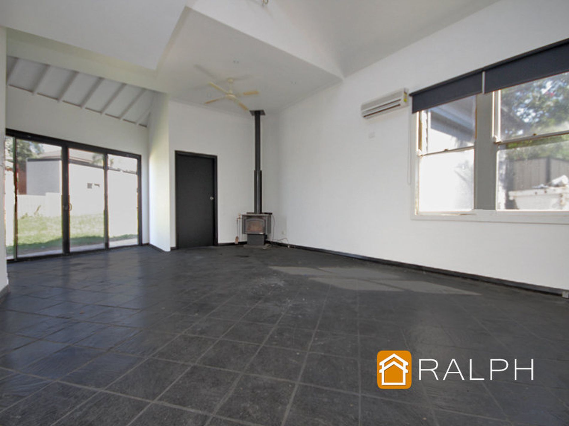 32 Canarys Road, Roselands