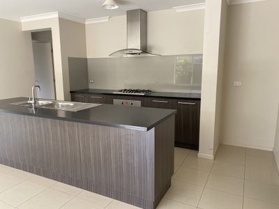 1228 Ison Road, Manor Lakes