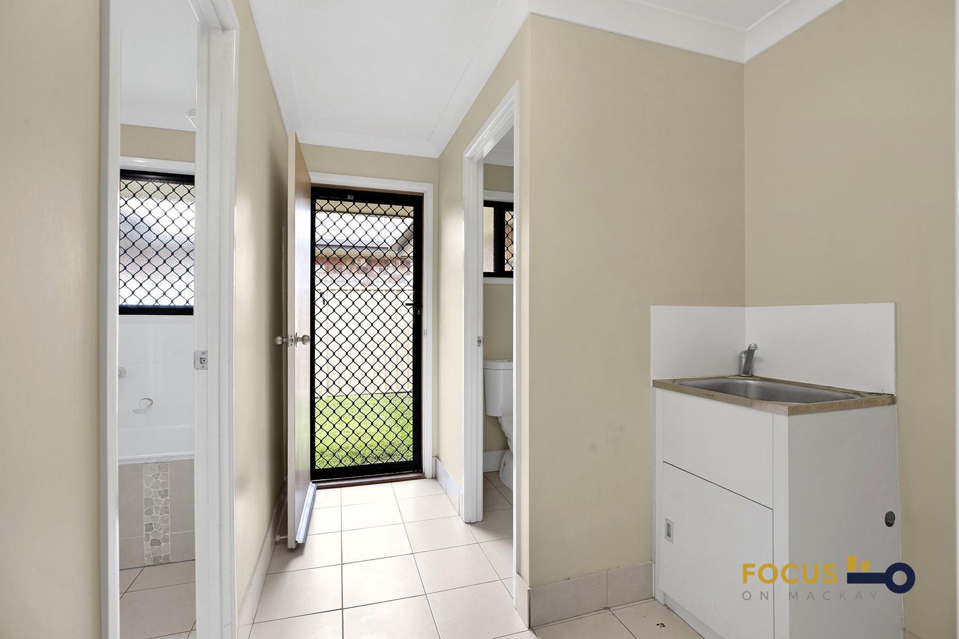 2 / 13 Brandon Street, Sarina