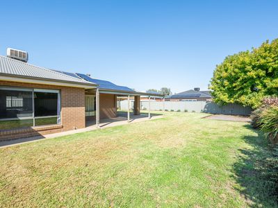 3 Killarney Crescent , Tatura