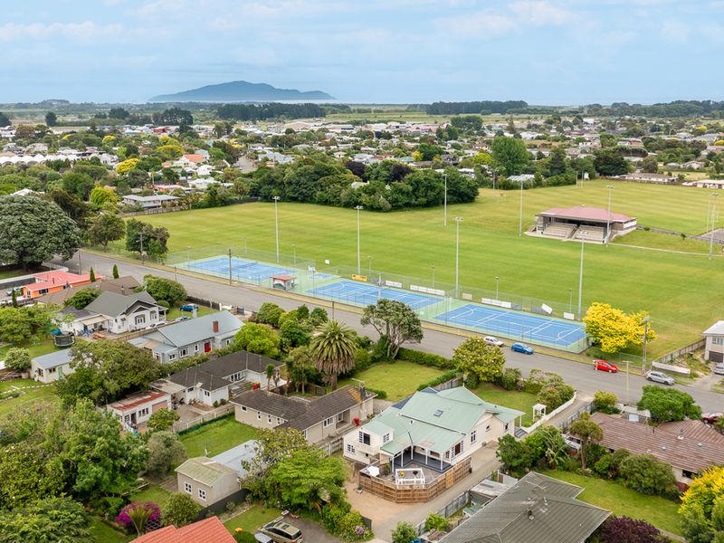 10 Domain Road, Otaki