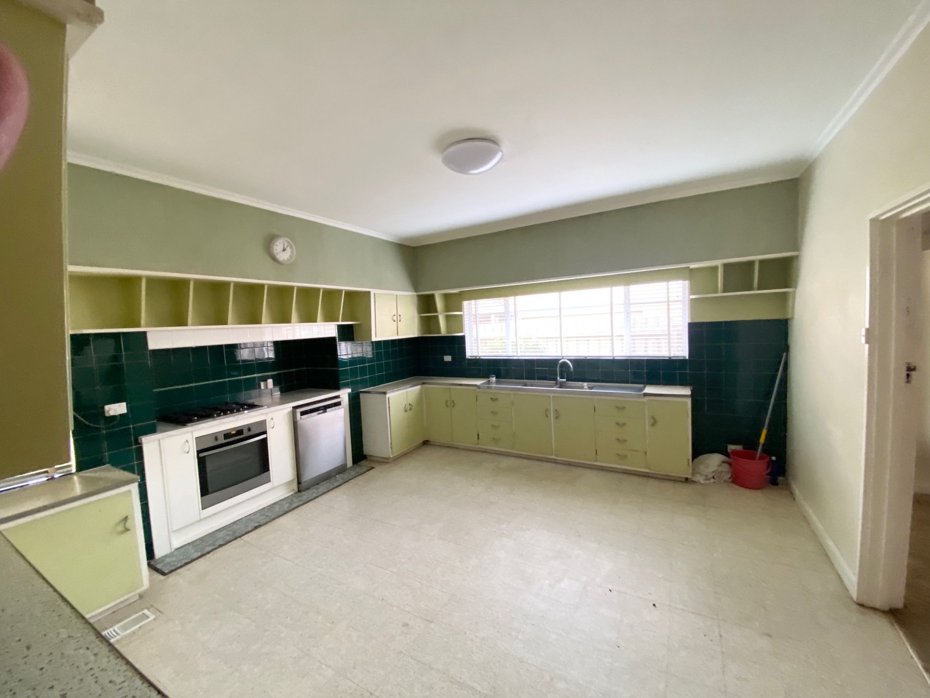 82 Duncans Road, Werribee