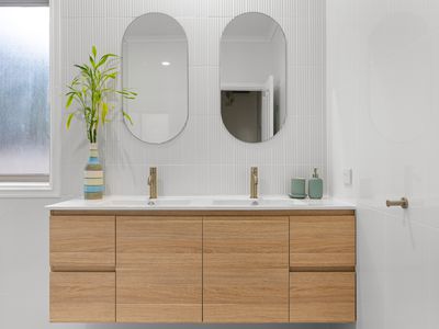 2 Nunyara Crescent, Belair