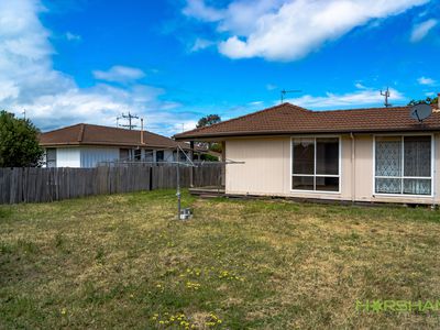 4 Felstead Avenue, Horsham