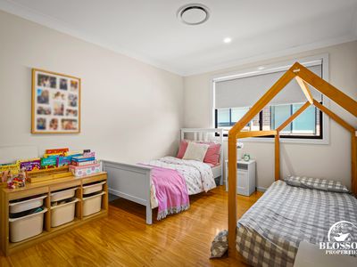 12 Loudon Parade, Marsden Park