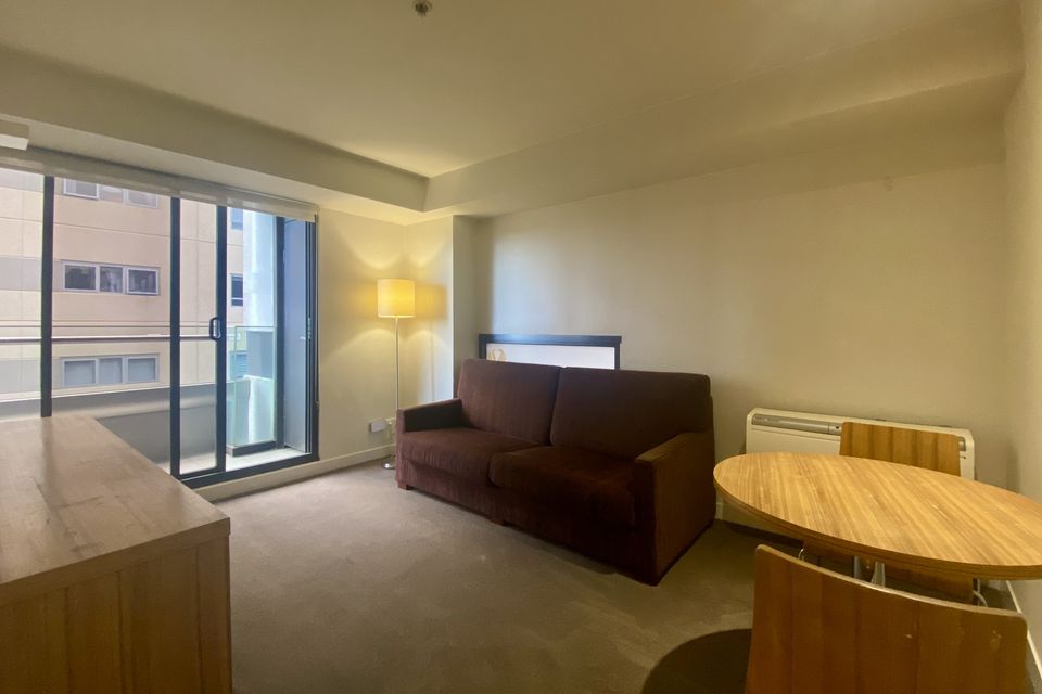 832 / 572 St Kilda Road, Melbourne