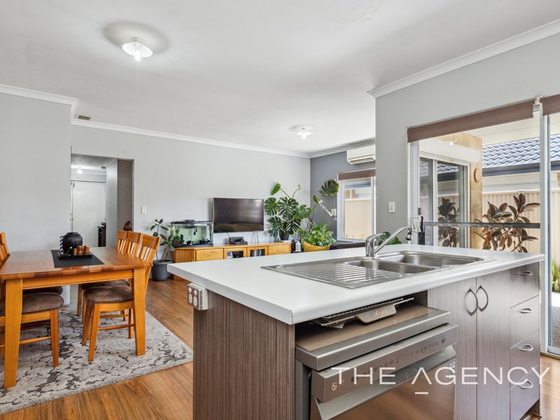 30 Hayeswater Circuit, Waikiki