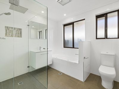 4 Steel Place, Queanbeyan West