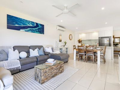 7 Marina Court, Hope Island