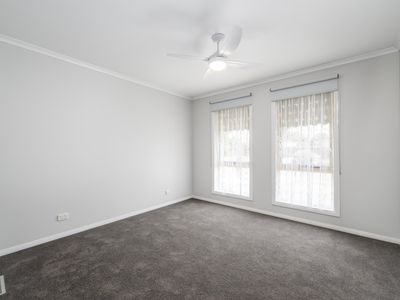 1 / 17 Dampier Avenue, Shepparton