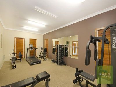 201 / 58 Euro Boulevard, Kirwan