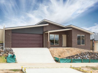 37  DARTNELL CRESCENT, Wodonga
