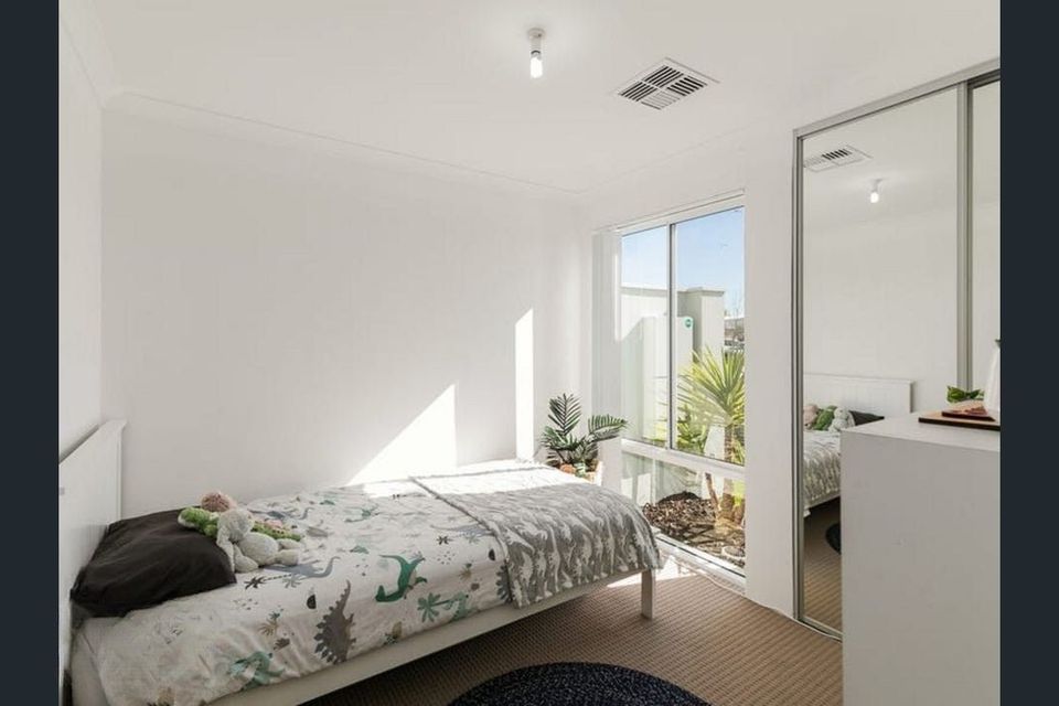 24 Nyilla Approach, Baldivis