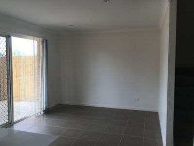 83  Crossacres , Doolandella