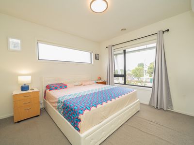 24 Clarendon Street, Avondale Heights