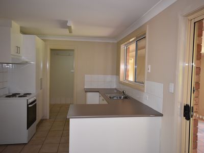 32 John Glenn Place, Dubbo