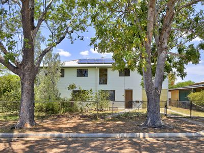 52 CRANE STREET, Longreach