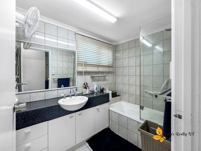 1 / 14 Mannikan Court, Bakewell