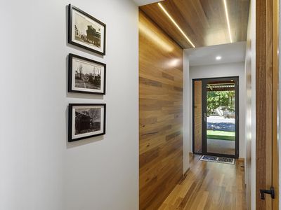 2 Bank Street, Avenel