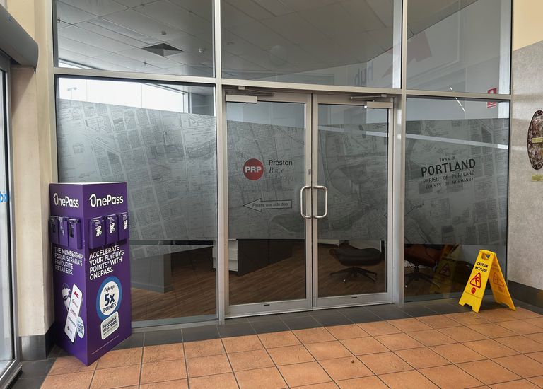 2 / 1  Frederick Lane, Portland