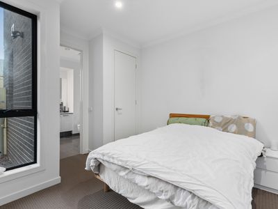 9 Weinberg Walk, Heidelberg Heights