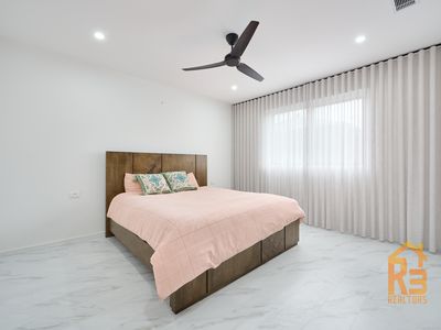 261 Honour Avenue, Clyde North