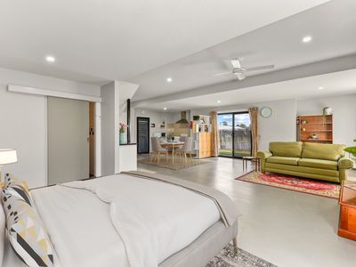 16 Harley Street, Allendale East