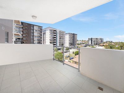 402 / 20 Playfield street, Chermside