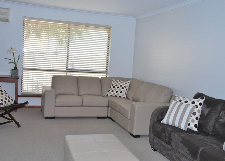 1B Fryer Street, Hallett Cove