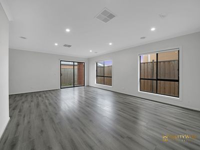 47 Surround Drive, Mambourin