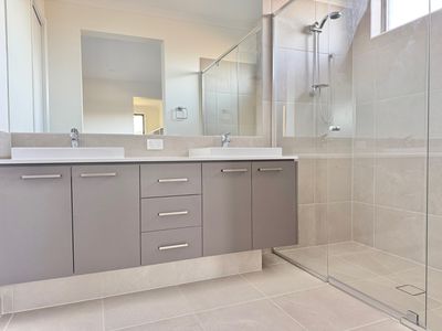 18 Ardisia Way, Manor Lakes