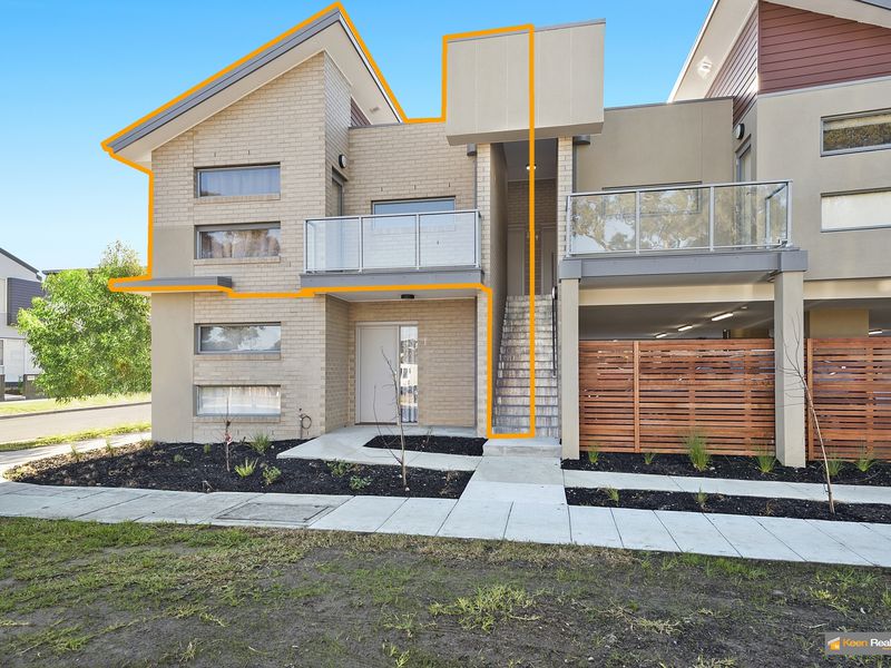 8 Hinterland Close, Lynbrook