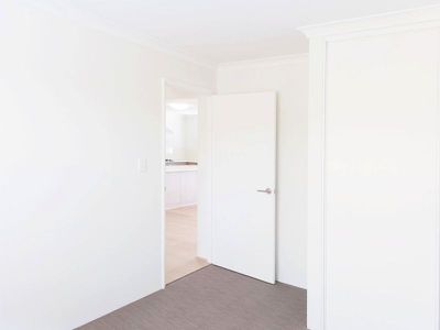 302 Peelwood Parade, Halls Head