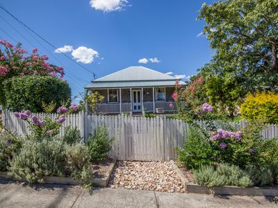 11 Perry Street, Churchill