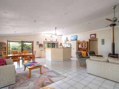 38 KARRASCHS ROAD, Dundowran