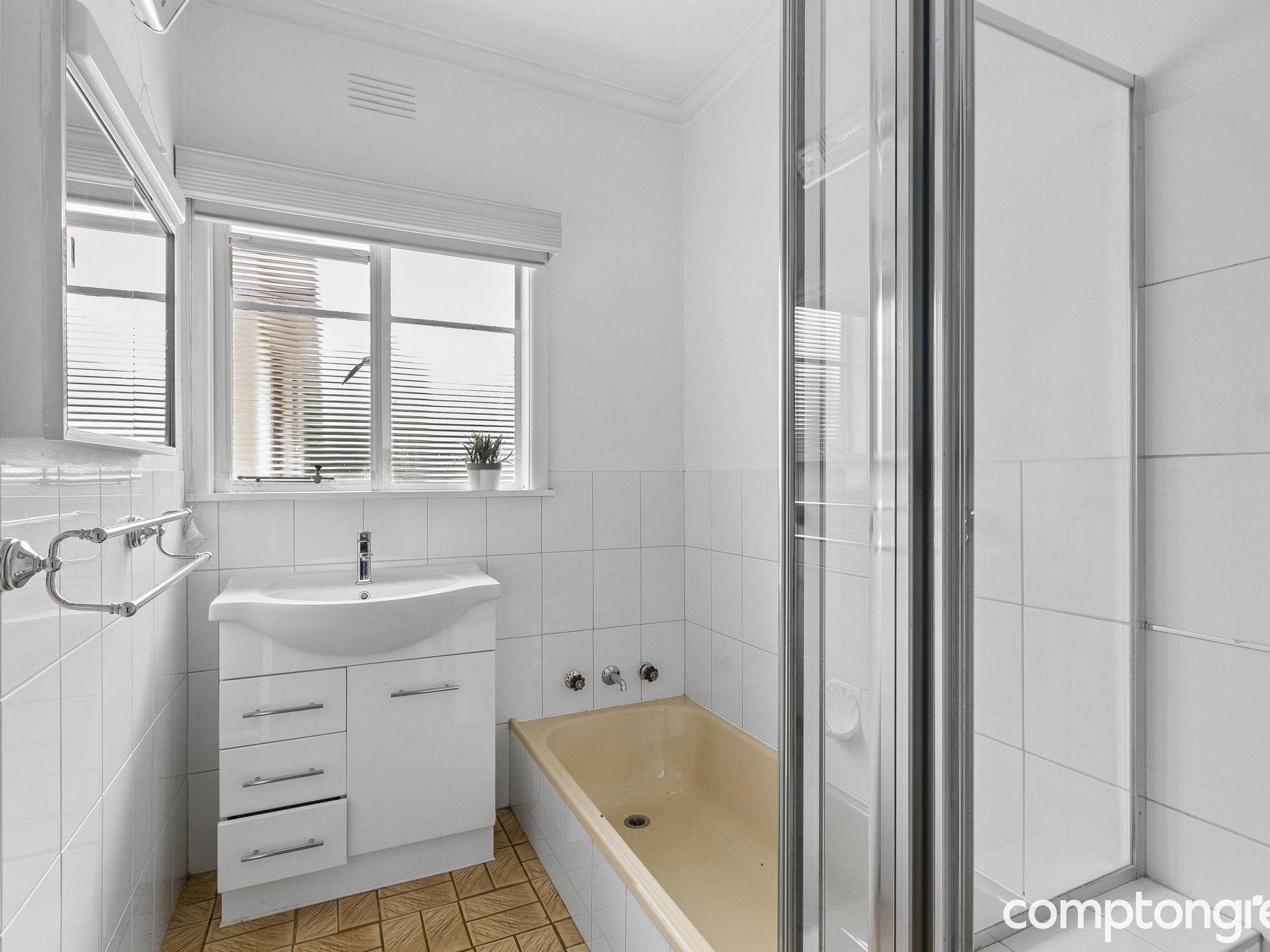 21 Civic Parade, Seaholme