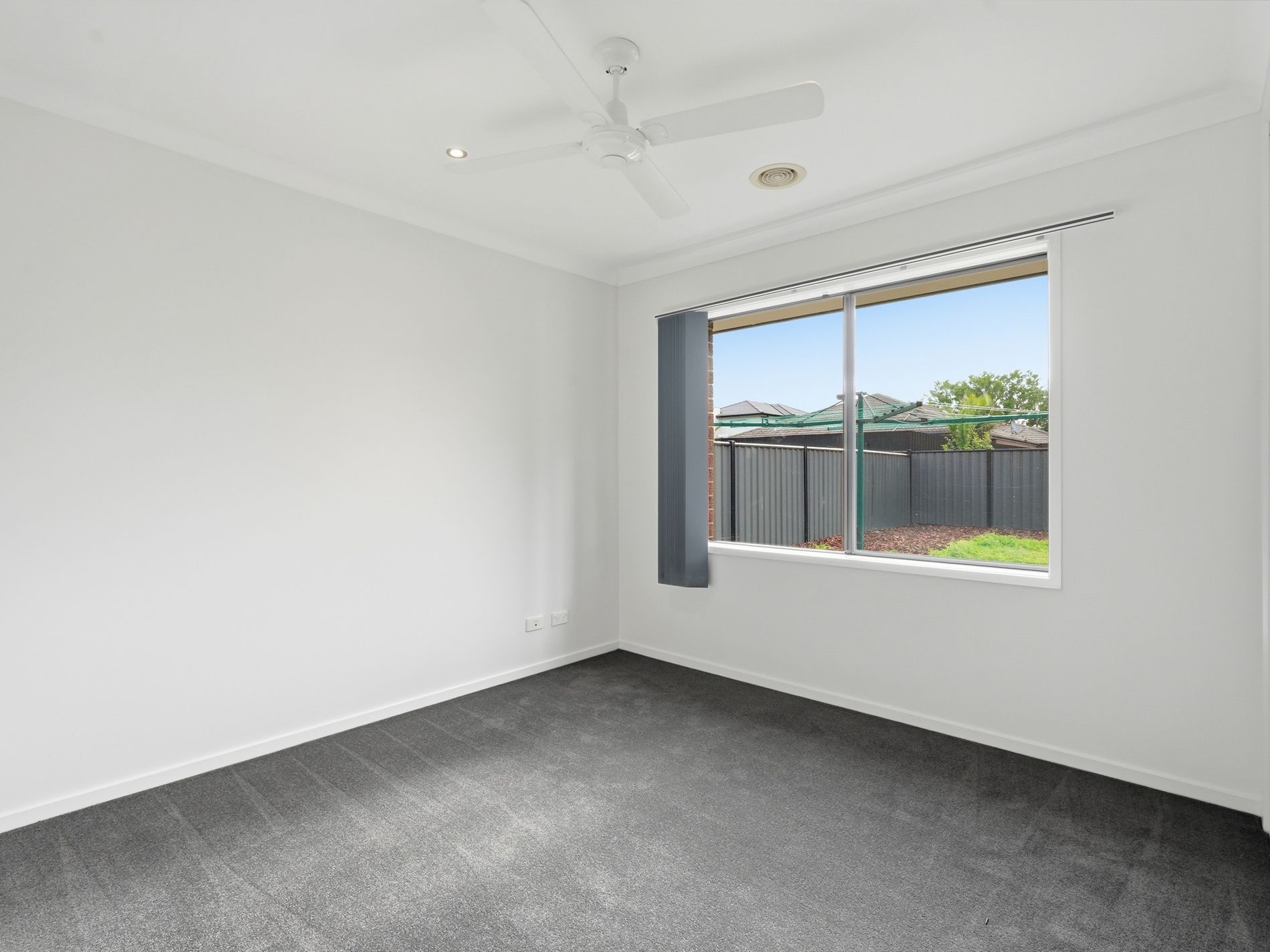 5 Niland Crescent, Point Cook