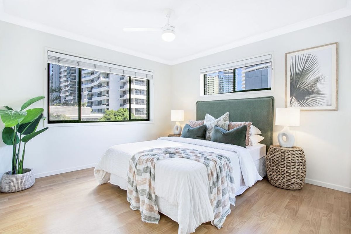 4 / 66 Surf Parade, Broadbeach