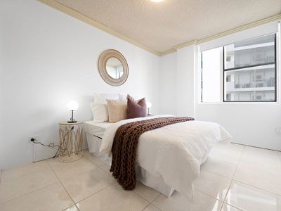 21 / 72 Marine Parade, Southport
